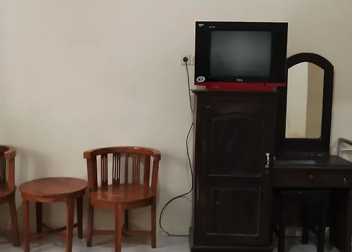 Darmadi Hotel *
